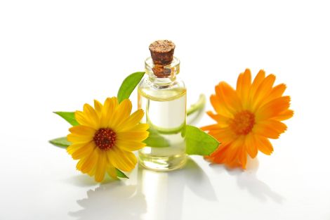 Farfalla ätherische Öle, -Mischungen und Raumsprays